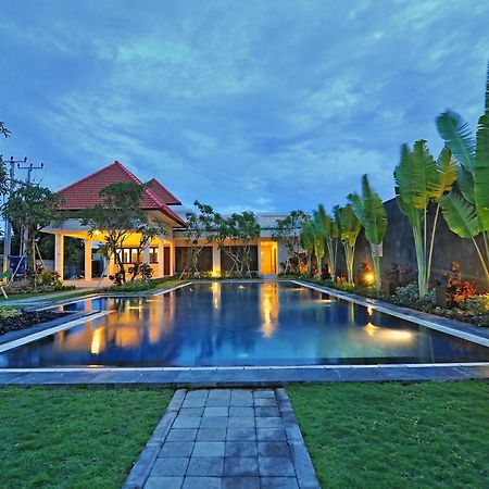Aparthotel Taman Ayu Town House Legian Esterno foto