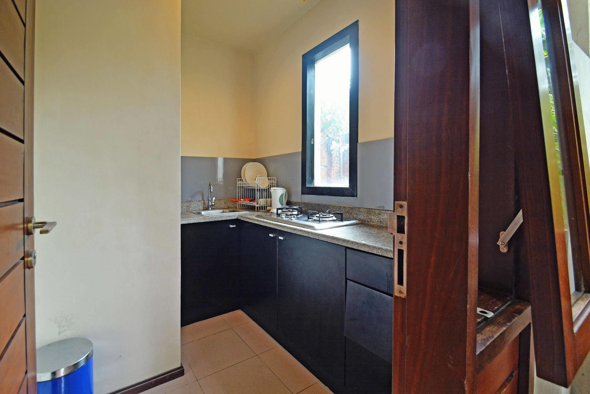 Aparthotel Taman Ayu Town House Legian Esterno foto