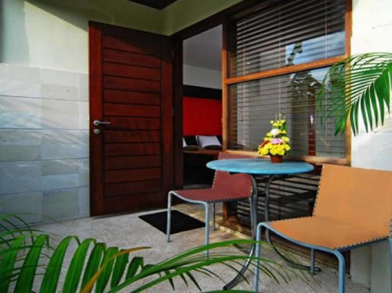 Aparthotel Taman Ayu Town House Legian Esterno foto