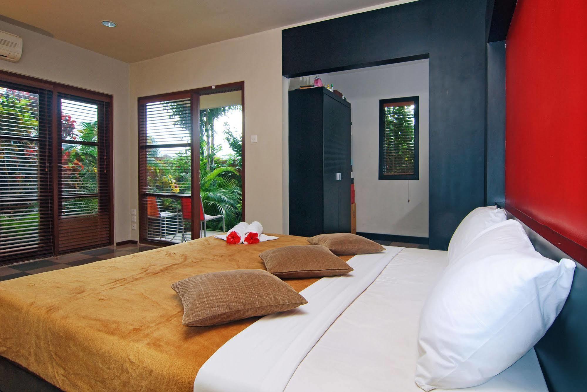 Aparthotel Taman Ayu Town House Legian Esterno foto