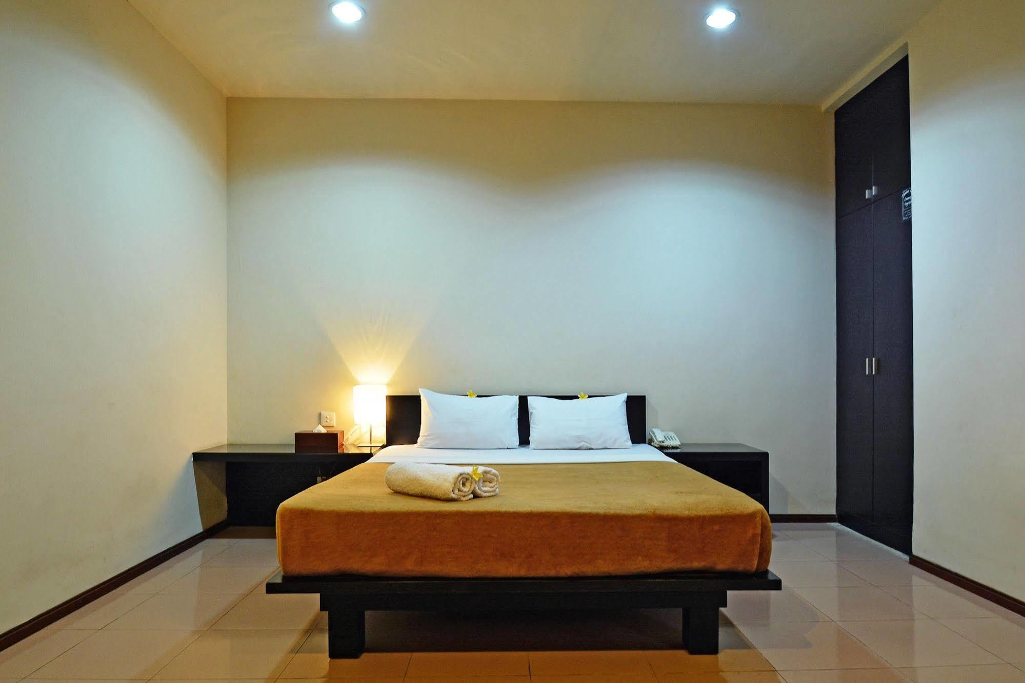 Aparthotel Taman Ayu Town House Legian Esterno foto