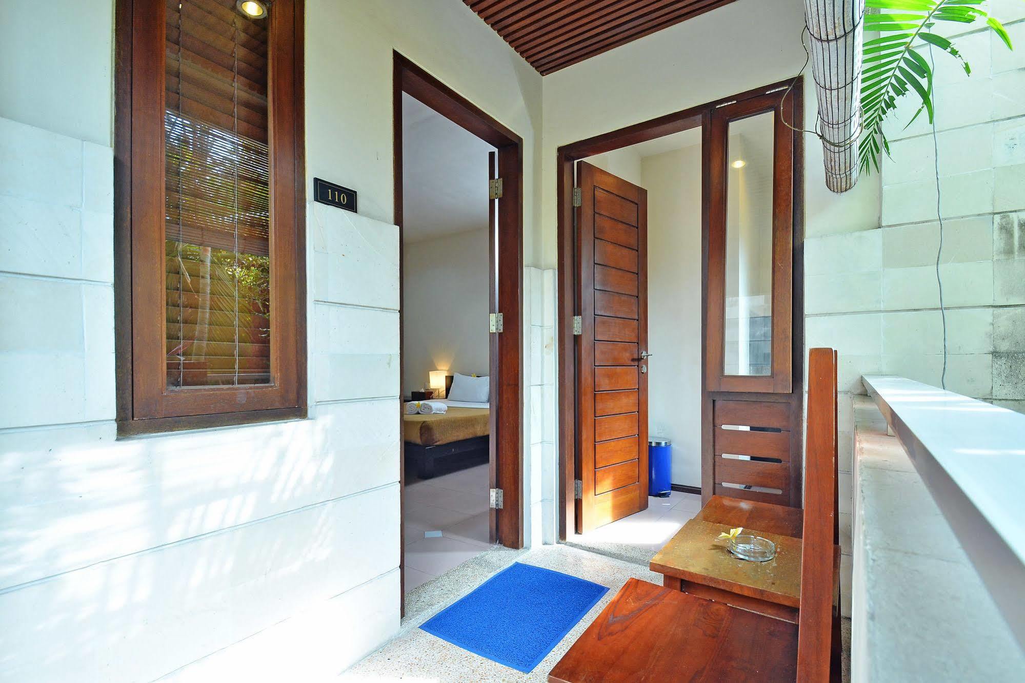 Aparthotel Taman Ayu Town House Legian Esterno foto