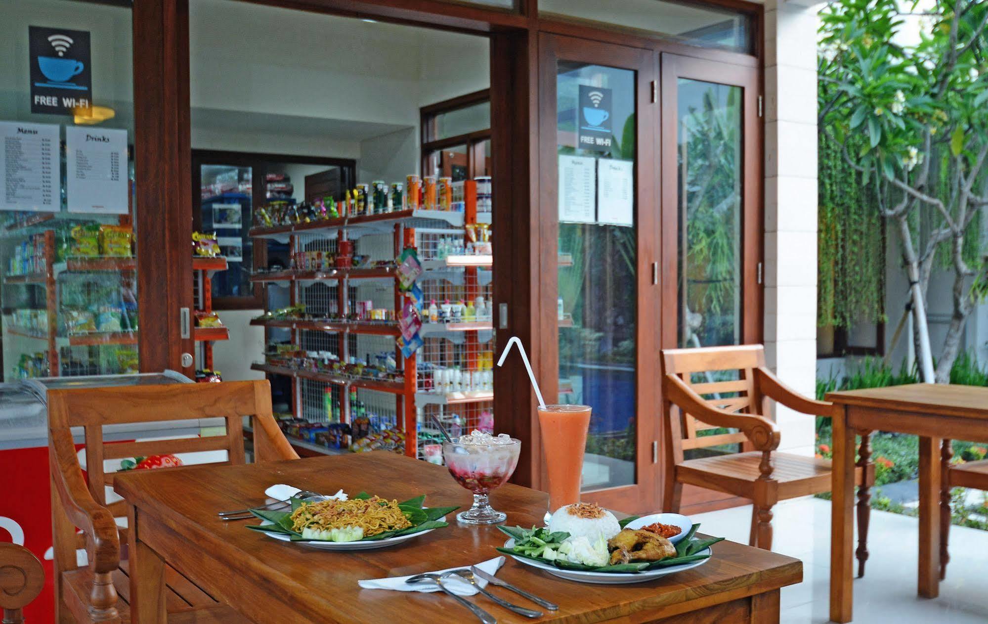 Aparthotel Taman Ayu Town House Legian Esterno foto