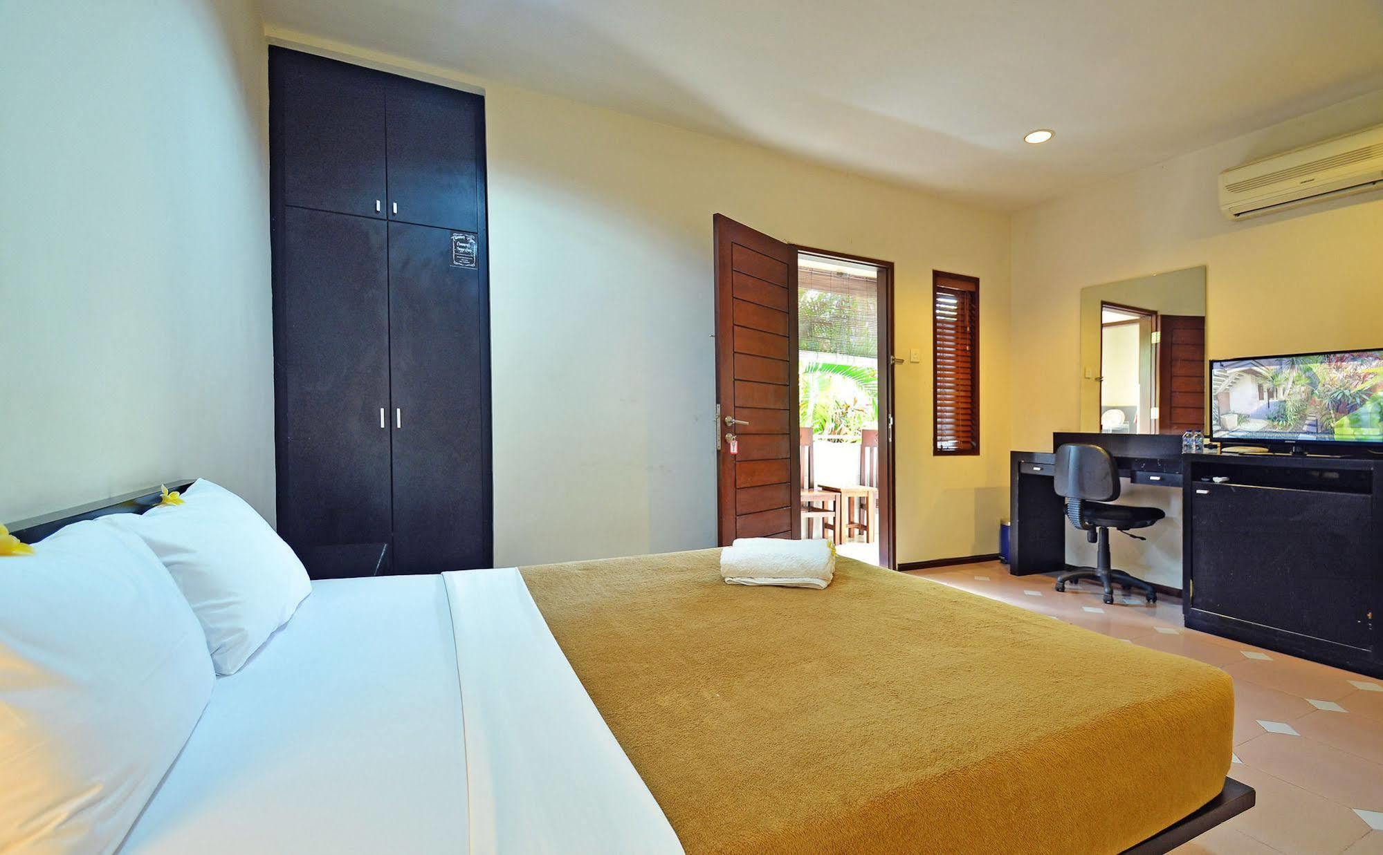 Aparthotel Taman Ayu Town House Legian Esterno foto